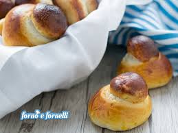 In questo caso la dose è 18 g. Brioche Col Tuppo Senza Uova Semplici E Golosissime
