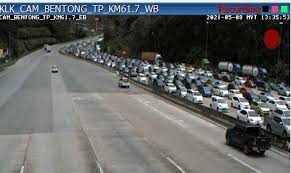 If you travel with an airplane (which has average speed of 560 miles) from kuala lumpur to gua musang, it takes 0.22 hours to arrive. High Number Of Vehicles Heading To East Coast Says Llm The Star