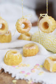 Maracuja Mini Gugl Passion Fruit Mini Bundt Cakes Napfkuchen Gugl Mini Gugelhupf Rezept