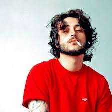 Ama kısa saç sevenlerdenseniz son yılların trend saç modeli kısa dalgalı bob saç kesimini kullanabilirsiniz. Sehinsah Osman Abi By Yagiz Aka Xen