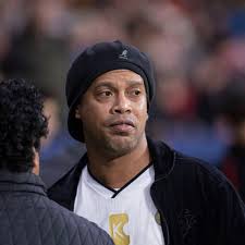 (he inherited the ronaldinho name when o fenomeno outlasted ronaldo guiaro, by the way). Ronaldinho Mutter Des Ex Weltfussballers Bangt Wegen Corona Um Ihr Leben