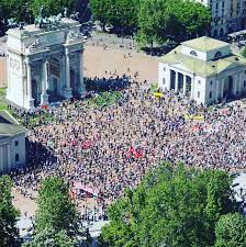 La manifestazione contro il ddl zan si è conclusa alle ore 17. Milano In Migliaia In Piazza Per Sostenere Il Ddl Zan Una Legge Di Civilta