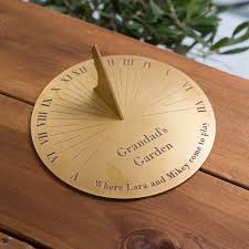There are several different types of sundial, but the two most common types are vertical and horizontal dials. Personalised Copernicus Brass Sundial By Border Sundials Notonthehighstreet Com