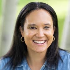 Emily Gee's Instagram, Twitter & Facebook