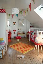 Kinderzimmer Dachschrage Einen Privatraum Erschaffen Kinderzimmer Dekor Kinder Zimmer Kinder Zimmer Deko