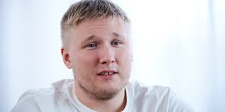 Teenagere badede på hotel de lige havde røvet