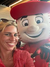 Beautiful evening at GABP!!!! Elly double, Tyler Stephenson bomb, steer  double!!!! Let's keep it rolling !