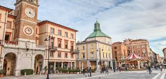 Rimini è situata sulla costa adriatica (del mar adriatico) nel sud. Rimini Italy Magazine