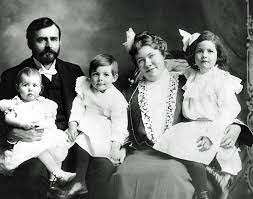 Ernest hemingway was born in 1899. Familie Archives Hemingways Welt