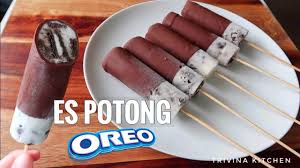 Campurkan bubuk coklat beserta tepung maizena. Cara Buat Es Potong Oreo Lapis Coklat Yang Lembut Dan Enak Youtube