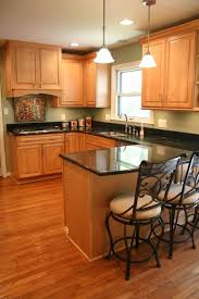 20 Perfect Kitchen Wall Colors With Oak Cabinets For 2019 Oak Kitchen Cabinets Wall Color Kitchen Wall Colors Yellow Kitchen Walls