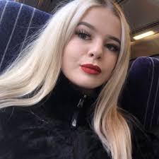 Ellie Pollock (@elliepollockx)