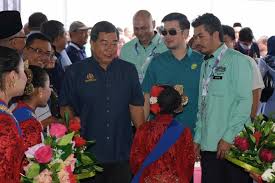 Muhyiddin, yang tiba jam 9.45 pagi sambil memakai pelitup muka, melambaikan tangan kepada. Hari Peladang Penternak Dan Nelayan Kebangsaan Hppnk 2019 Eco Yap Fresh Milk Made In Sabah