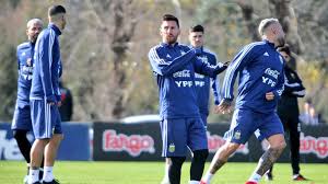 Conoce la principales noticias de selección argentina en directo hoy 22 de abril en un solo lugar. Messi Tuvo Su Primer Entrenamiento Con Argentina De Cara A La Copa America Infobae