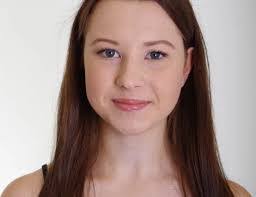 Eliza Chambers's Instagram, Twitter & Facebook