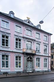 Beim haus lange wurden die mit stahlrahmen versehenen scheiben an ketten aufgehängt und konnten sowohl per hand als auch durch motoren in den keller verschoben werden. Floh Sches Haus