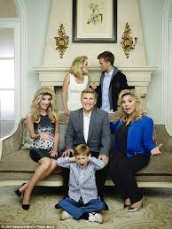 Chrisley Know S Best S Kyle Says Dad Todd Stole His Child And Kicked Him Off Show Daily Mail Online