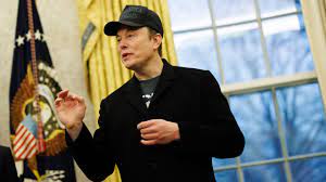 Los inversores de Tesla, preocupados por la nueva distracción millonaria de  Musk, comprar OpenAI tras haberse hecho con Twitter