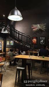 Lawless burgerbar, a small place serving burger as their main specialty as the name suggests. Lawless Burgerbar Menteng Lengkap Menu Terbaru Jam Buka No Telepon Alamat Dengan Peta