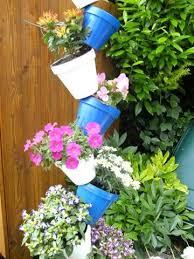Blumenampel Blumentopfe Anmalen Und Mit Eisenstange In Boden Stecken Fertig Pflanzen Haus Und Garten Blumen Ampel