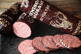 In a large bowl, mix together the ground beef, garlic powder, onion powder, mustard seed, curing salt, black pepper and liquid smoke. Smoked Venison Summer Sausage