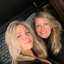 Val Oakes's Instagram, Twitter & Facebook