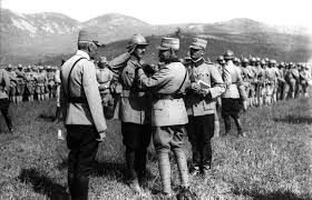 În ajunul primului război mondial marile imperii coloniale aveau posesiuni pe întreg globul pământesc, iar statele care în urma reformelor interne au pretextul declanșării primului război mondial a fost asasinarea la sarajevo a prințului moștenitor al austriei franz ferdinand, de către un. Armata Romana In Primul Razboi Mondial 11 AsociaÈ›ia Cultural IstoricÄƒ Dumitru È™i Maria Pleniceanu