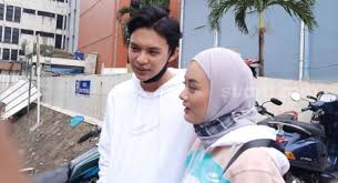 Netizen juluki keduanya mantan paling tegar 2020 dan menjodohkan keduanya. Dinda Hauw Doakan Yang Terbaik Untuk Rizky Billar Dan Lesti Kejora