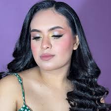 Luce aun mas bonita con un look como este💛😍 Agenda tu cita ahora via DM o  al 6442141827📱