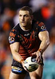 The cowboys came into the clash needing a victory to all but secure a finals berth but were left to work hard for it against a wests tigers side who led for all but the backend of the game. Robbie Farah Photostream Rugby Men Hot Rugby Players Wests Tigers
