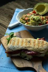 Panini Rezept Grill Sandwich Mit Avocado Salami Und Mozzarella Rezept Panini Rezepte Rezepte Grill Sandwich