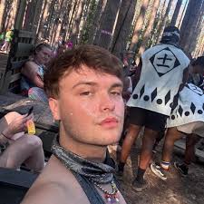 Couldn't get to 9 Mile today? That's because crews are hard at work  installing a 🌈 crosswalk! Special thanks to Melanie Piana for Mayor, Mayor  Pro Tem Greg Pawlica & Mayor David