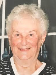 Sarah Auld's Instagram, Twitter & Facebook