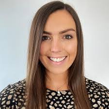 Roxanne Mclean's Instagram, Twitter & Facebook