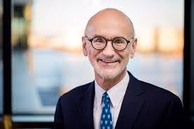 Justine Fields's Instagram, Twitter & Facebook