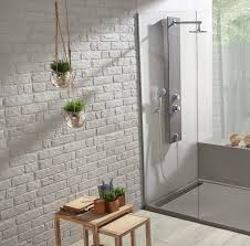 Los baños modernos de la actualidad, han pasado a ser un sitio de refugio y relax para liberar las tensiones del día. Plantas Para Decorar El Cuarto De Bano Acquabella
