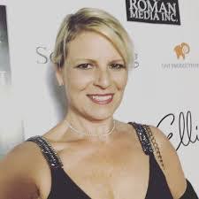 Lisa Enos's Instagram, Twitter & Facebook