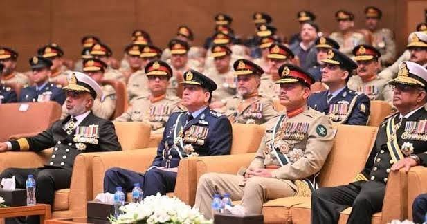 Armed forces pay tribute to martyrs on Defence Day