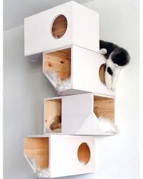 Arbre A Chat De Luxe Et Griffoir Design Lesgriffes Fr Arbre A Chat En Bois Chambre A Theme Chat Trucs De Chat