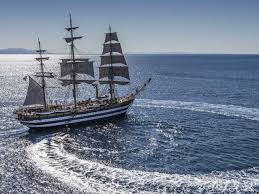 La amerigo vespucci compie 90 anni: La Nave Scuola Amerigo Vespucci A Civitavecchia Si Puo Visitare Fino Al 21 Corriere It