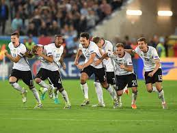 Letztes jahr bin meine freundin petra und ich nach italien gefahren. Deutschland Gegen Italien Fluch Welcher Fluch Der Spiegel