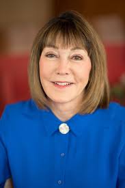 Robyn Ewing's Instagram, Twitter & Facebook