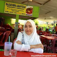 Memang dah target nak makan asam pedas bila sampai kat melaka. Hajjah Mona Asam Pedas Pak Putra Tandoori Naan Di Melaka Azyyati Liah