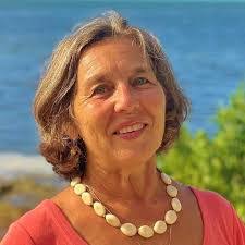 Debra Farrell's Instagram, Twitter & Facebook