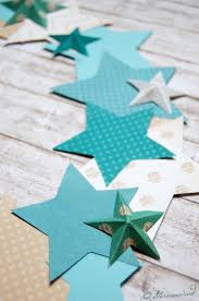 Diy Weihnachtlicher Turkranz Aus Papiersternen Sterne Basteln Vorlage Papier Weihnachten Papiersterne
