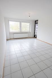 Über den flur gelangen sie in das lichtdurchflutete wohnzimmer mit seiner hellen fensterfront und dem großen. Vermietet Grosse 3 Zimmerwohnung Mit Stellplatz In Ruhiger Lage In 21509 Glinde Thonhauser Immobilien Trittau