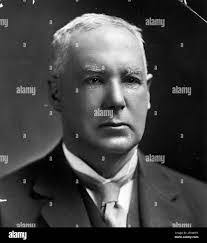 Henry Dillon's Instagram, Twitter & Facebook