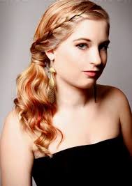 Taylor swift side swept hairstyle how to style : Cute Side Braid