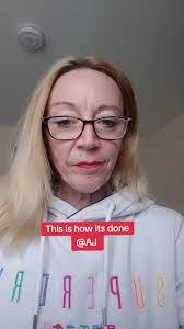 Samantha Knott's Instagram, Twitter & Facebook