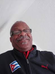 porunequiposuperior.En esta foto están tres exjugadores del baloncesto  cubano.En la extrema derecha Félix Morales quién necesita una medicina para  mantener su salud.Apelo a nuestro más elemental sentido del compañerismo  para buscar este